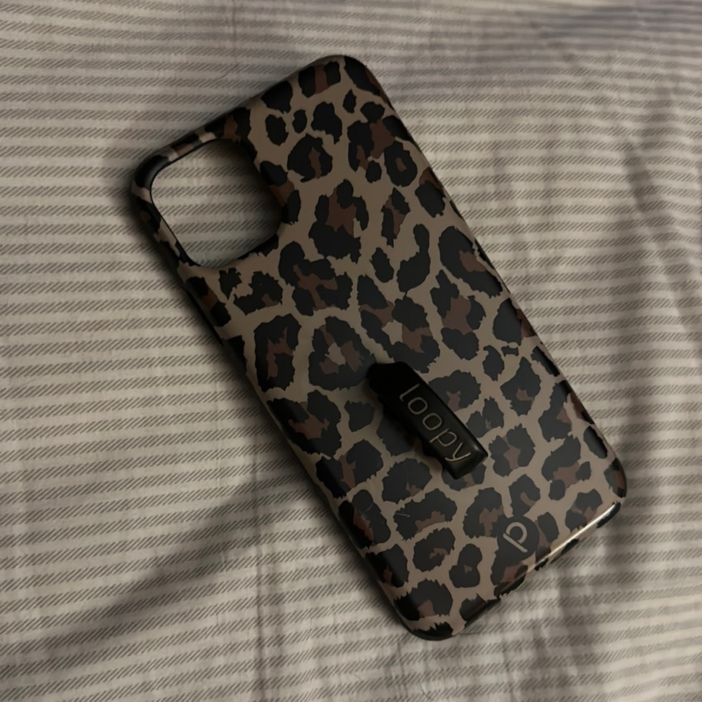 iPhone 11 Pro Max leopard loopy